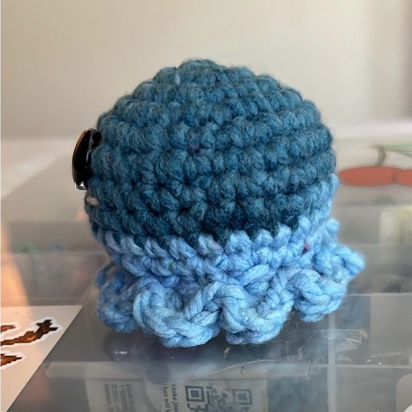 Crocheted Pocket Octo 🐙 - Picture 7 of 9